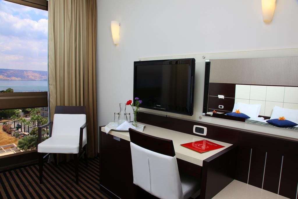 Standard Doppelzimmer mit seitlichem Seeblick
